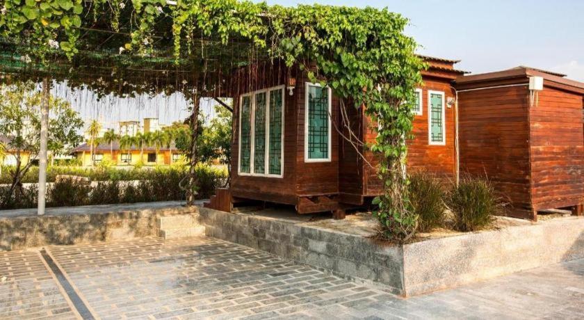 Prew Lom Chom Nam Resort Ban Phan Sadet Nok Exterior photo