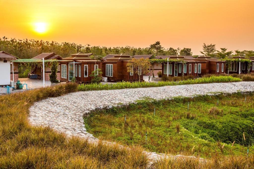 Prew Lom Chom Nam Resort Ban Phan Sadet Nok Exterior photo