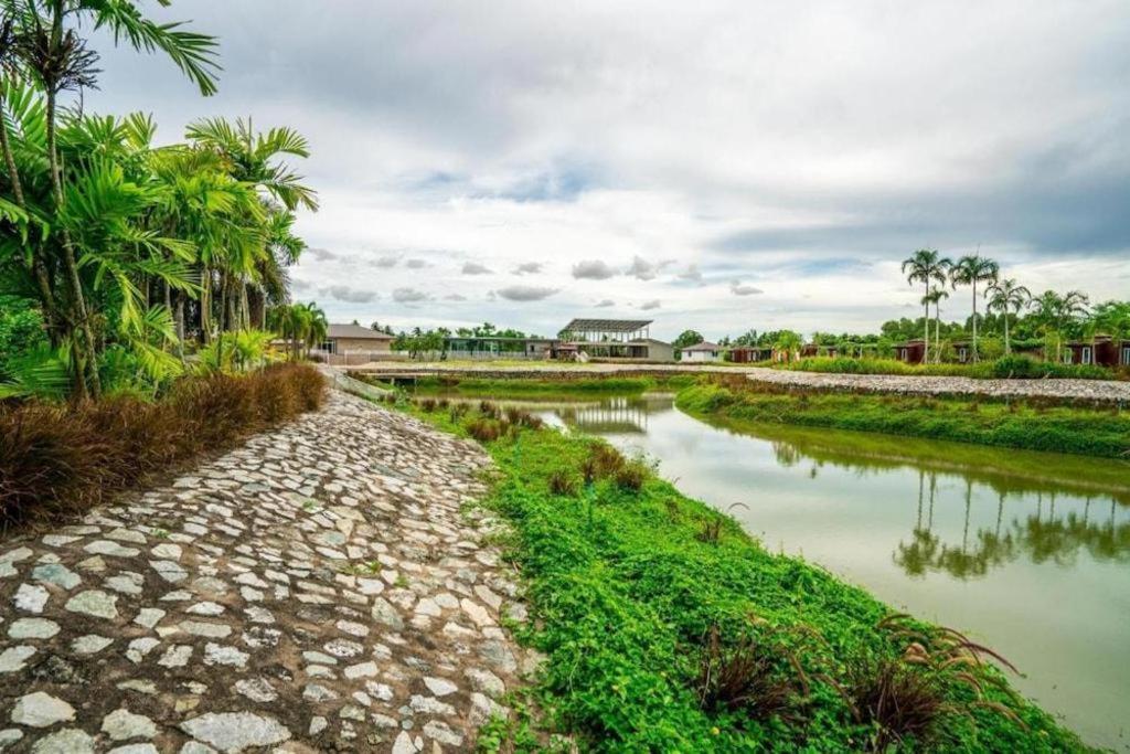 Prew Lom Chom Nam Resort Ban Phan Sadet Nok Exterior photo