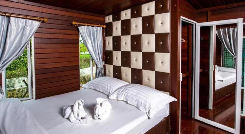 Prew Lom Chom Nam Resort Ban Phan Sadet Nok Exterior photo